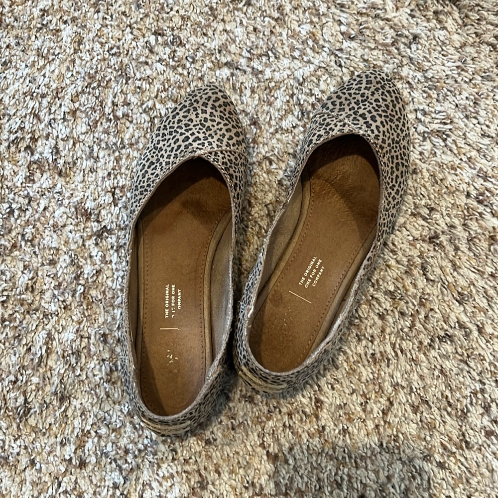 Toms flats women’s size 6